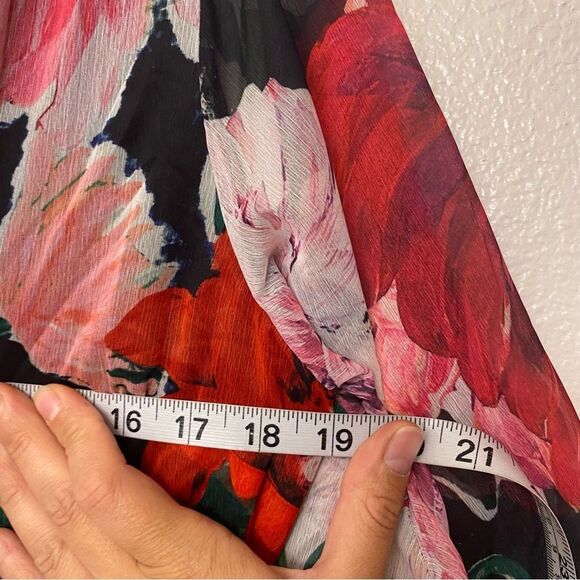 Hope & Ivy Maternity wrap maxi dress in black base floral ruffle lightweight 10 - Picture 12 of 16